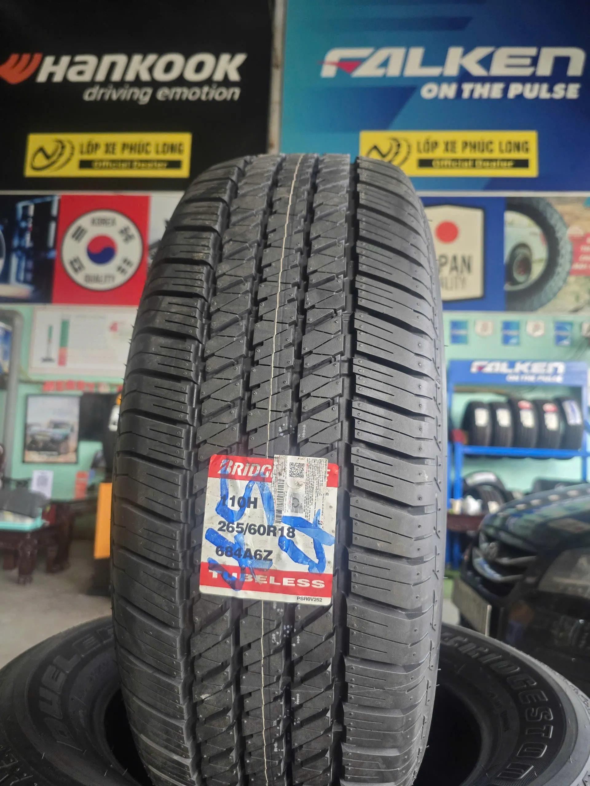 Lốp ô tô Bridgestone Dueler D684 265/60R18