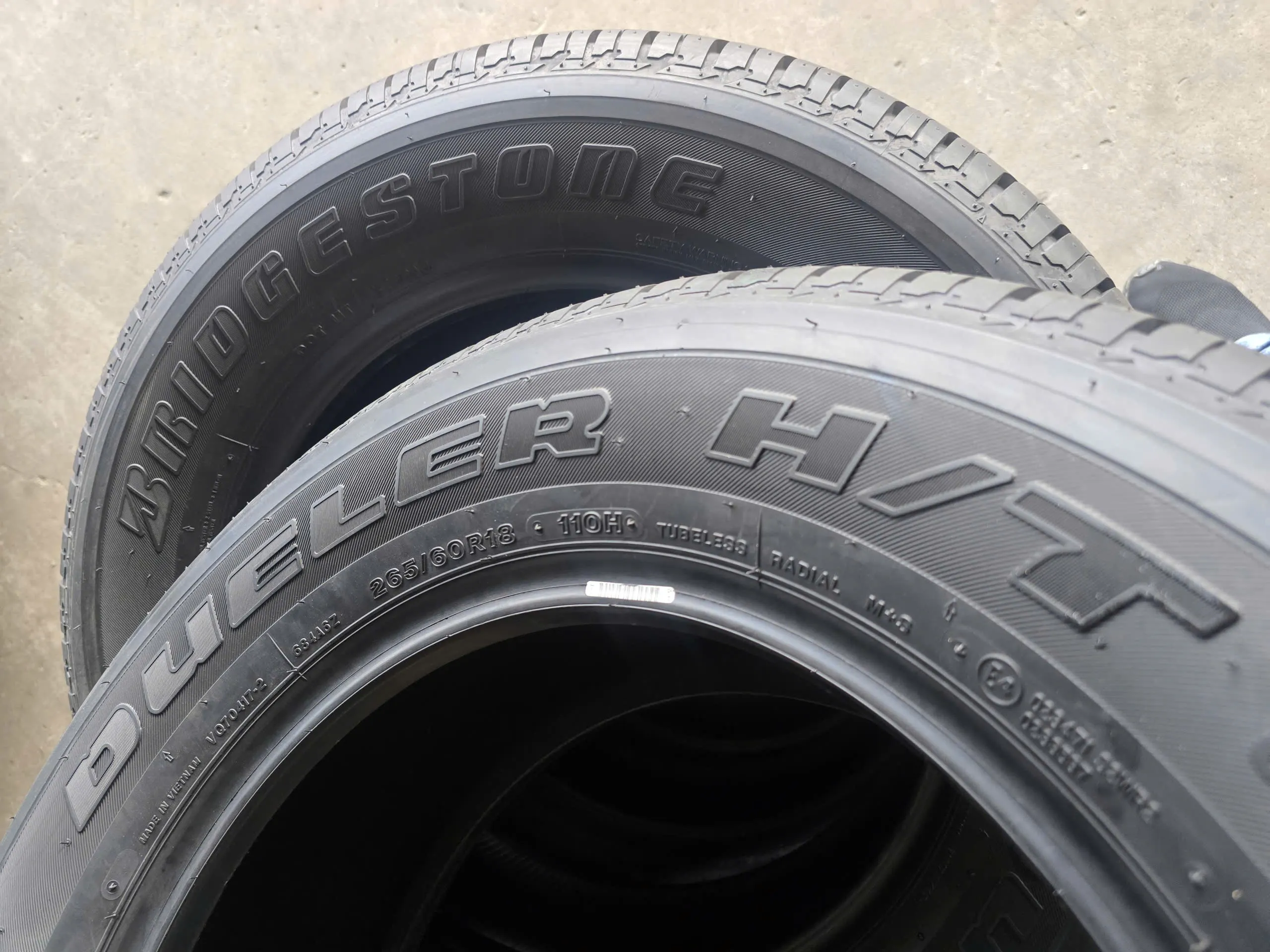Lốp ô tô Bridgestone Dueler D684 265/60R18