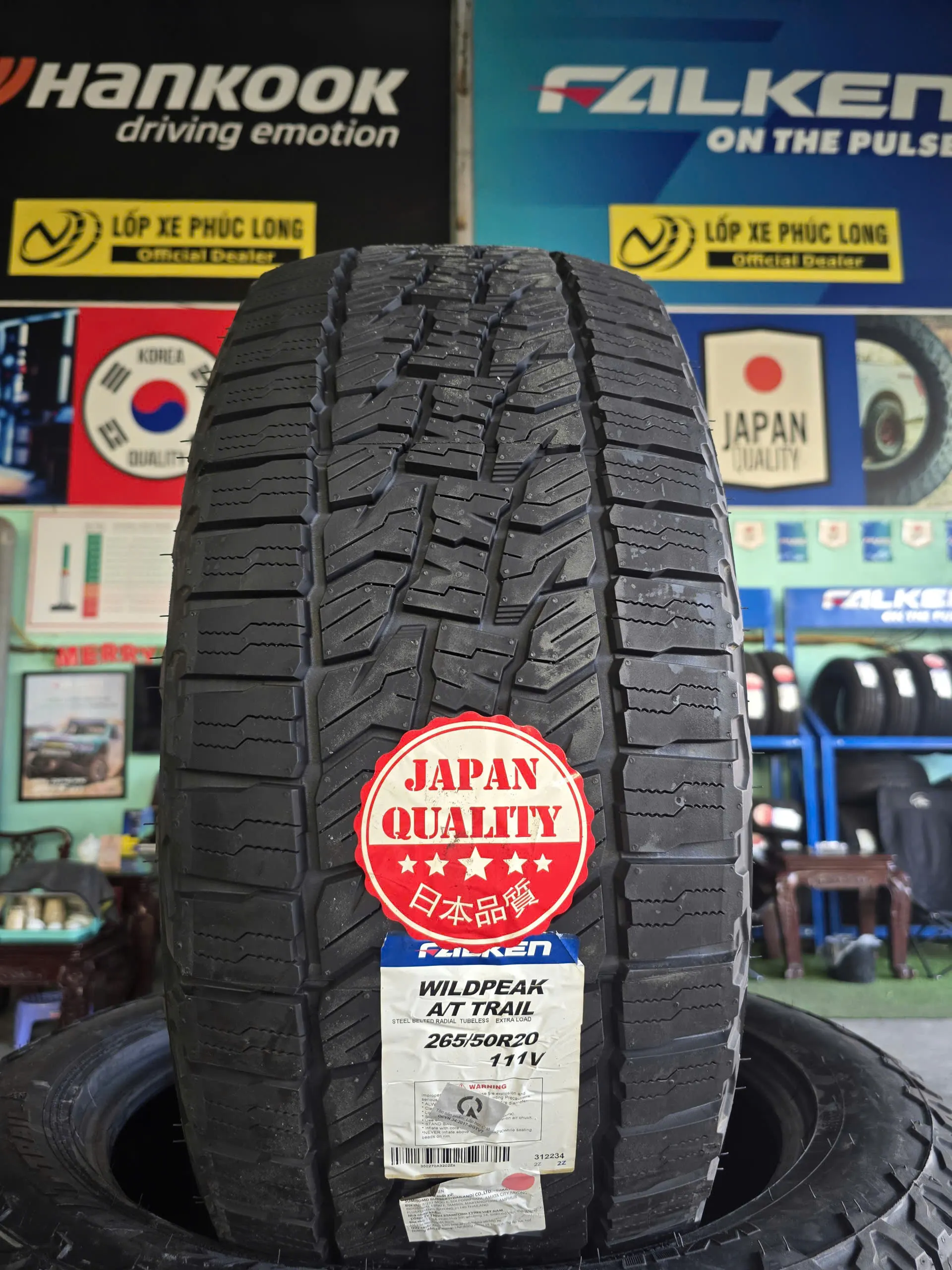 Lốp Falken Wildpeak A/T Trail 265/50R20