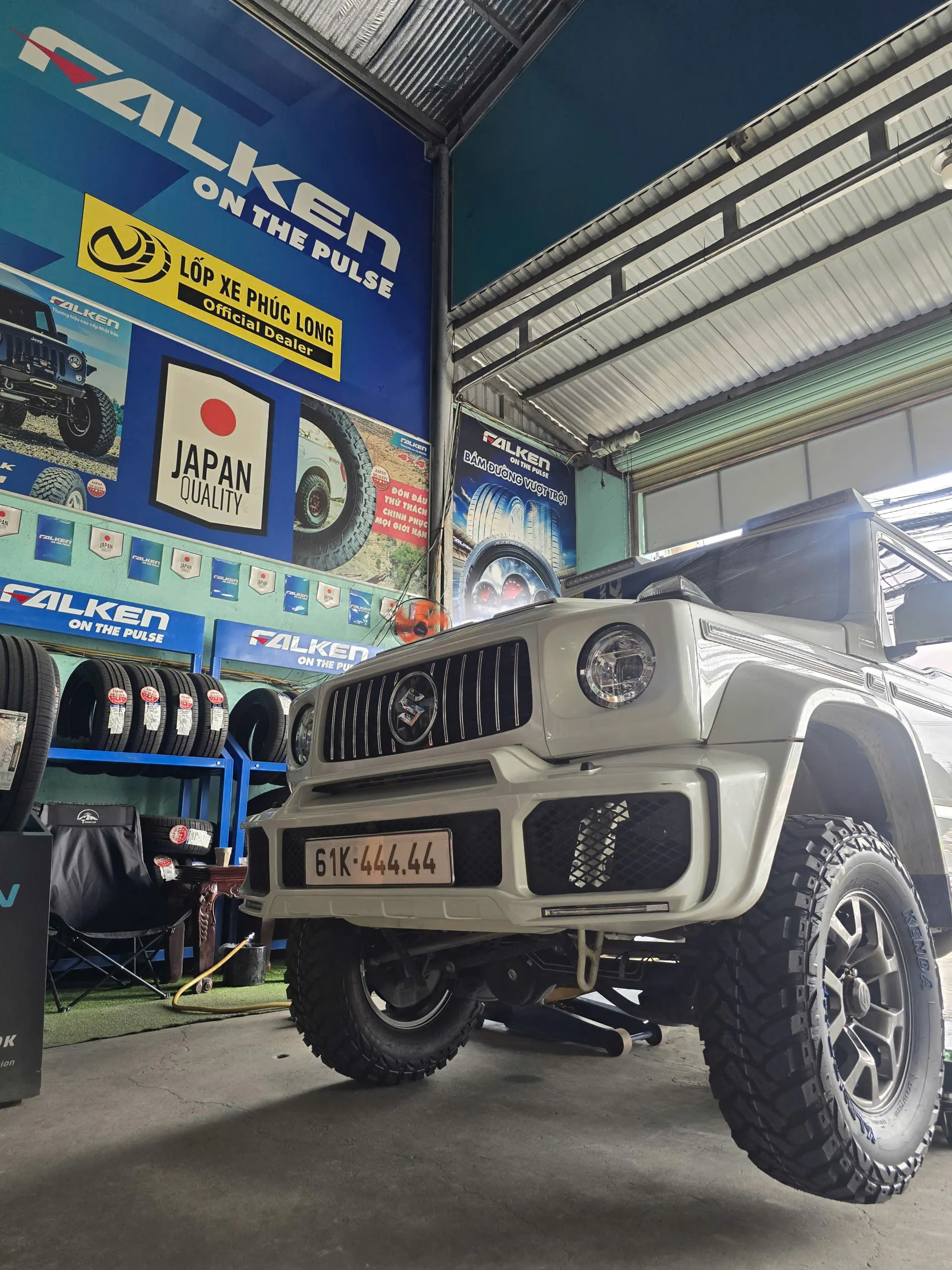 Lốp Kenda Klever KR29 M/T 235/75R15