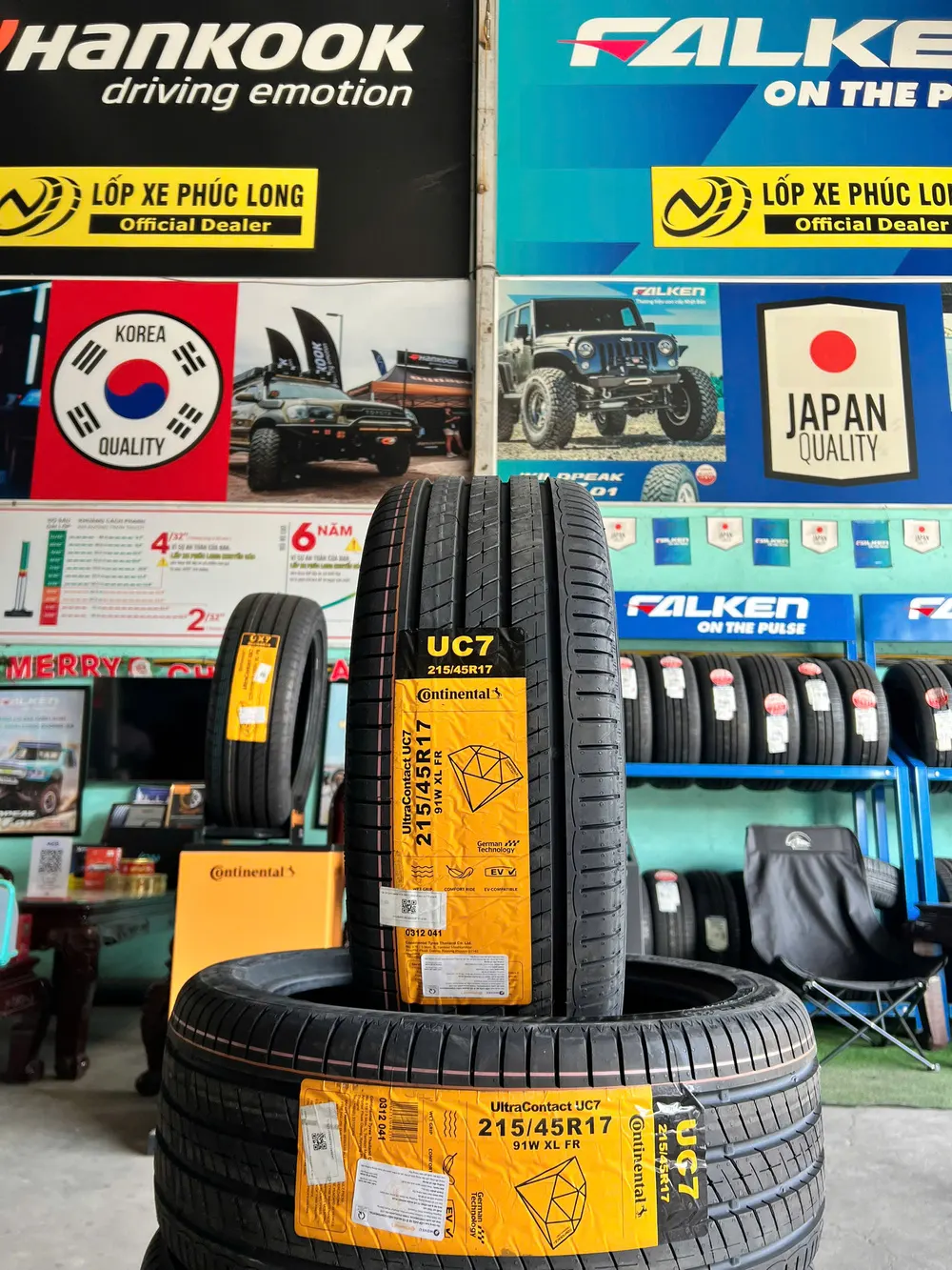 Lốp Continental UltraContact UC7 215/45R17