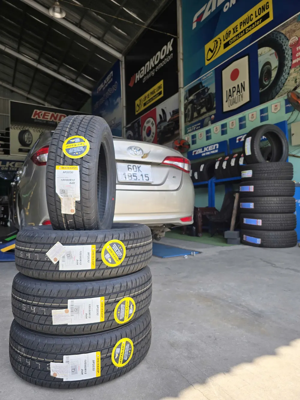 Alternative view of Lốp Dunlop SP2030 185/60R15
