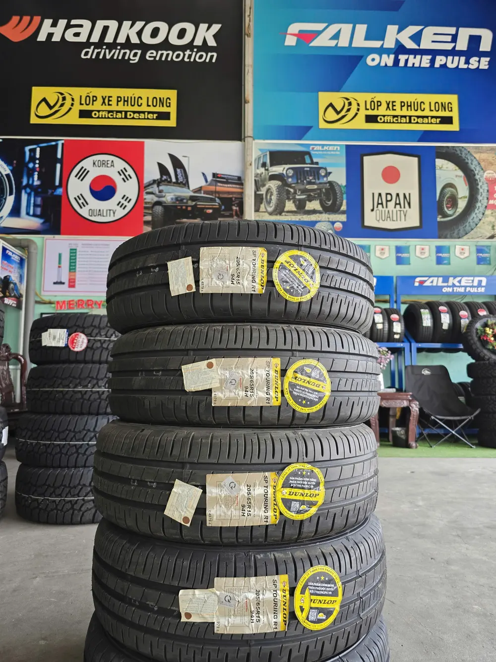 Alternative view of Lốp Dunlop SP Touring R1 205/65R15