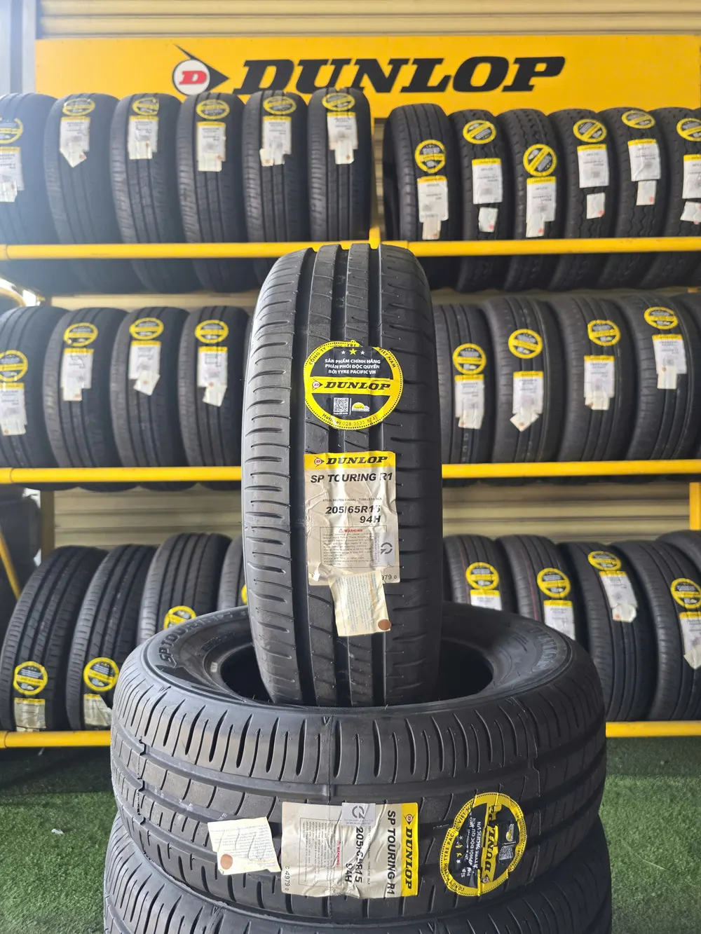 Lốp Dunlop SP Touring R1 205/65R15