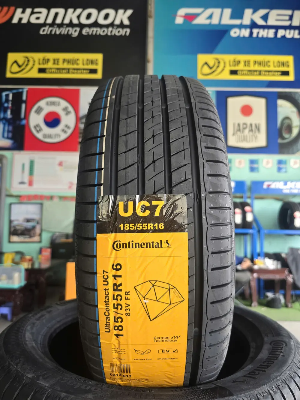 Lốp Continental UltraContact UC7 185/55R16 83V