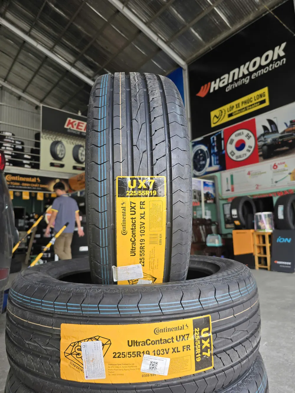 Lốp Continental UltraContact UX7 225/55R19 103V XL FR Chính Hãng