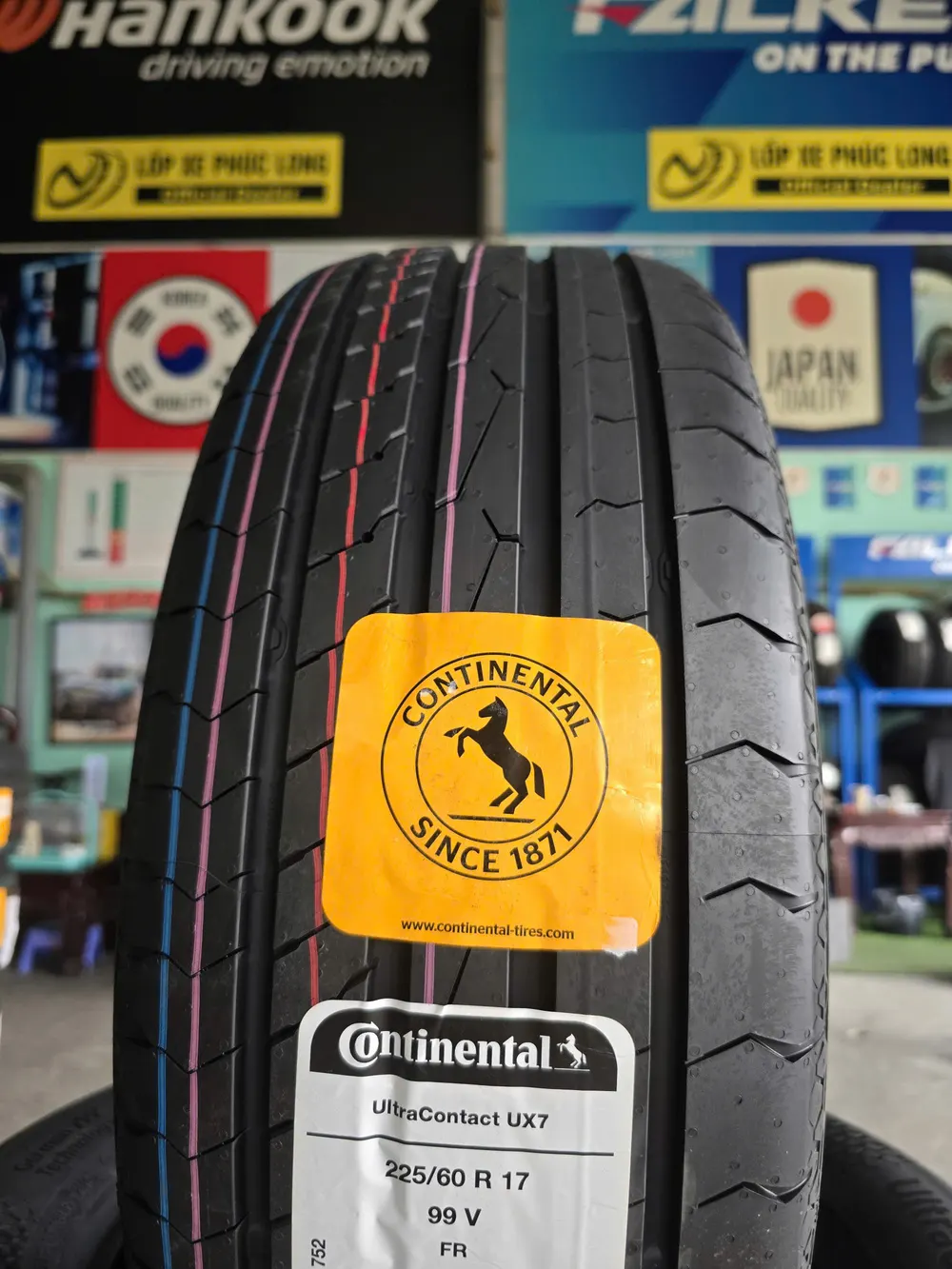 Alternative view of Lốp Continental UltraContact UX7 225/60R17 99V FR
