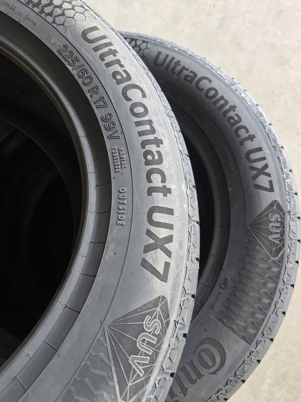 Lốp Continental UltraContact UX7 225/60R17 99V FR