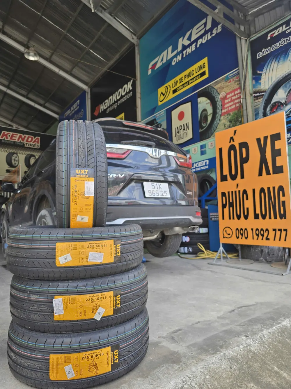 Lốp ô tô Continental UX7 235/60R18