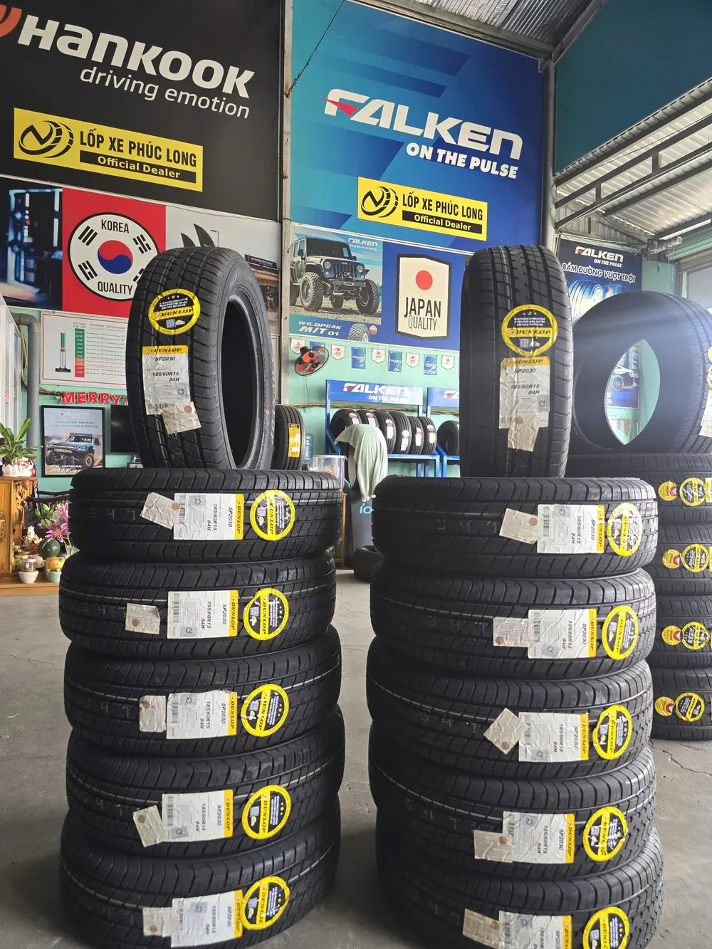 Lốp Dunlop SP2030 185/60R15