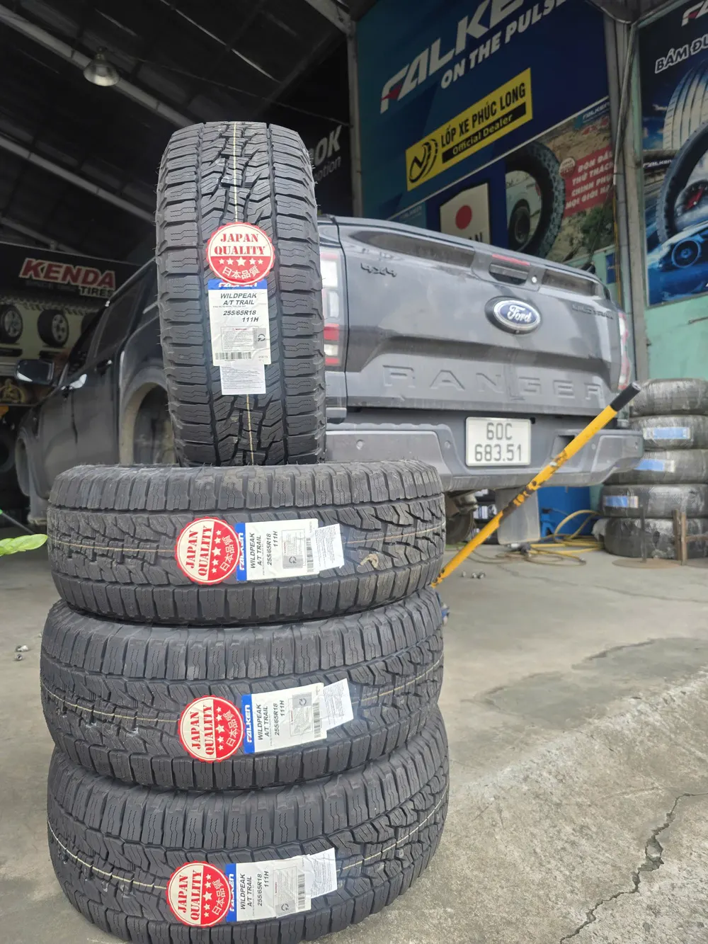 Alternative view of Lốp Falken Wildpeak A/T Trail 255/65R18 111H
