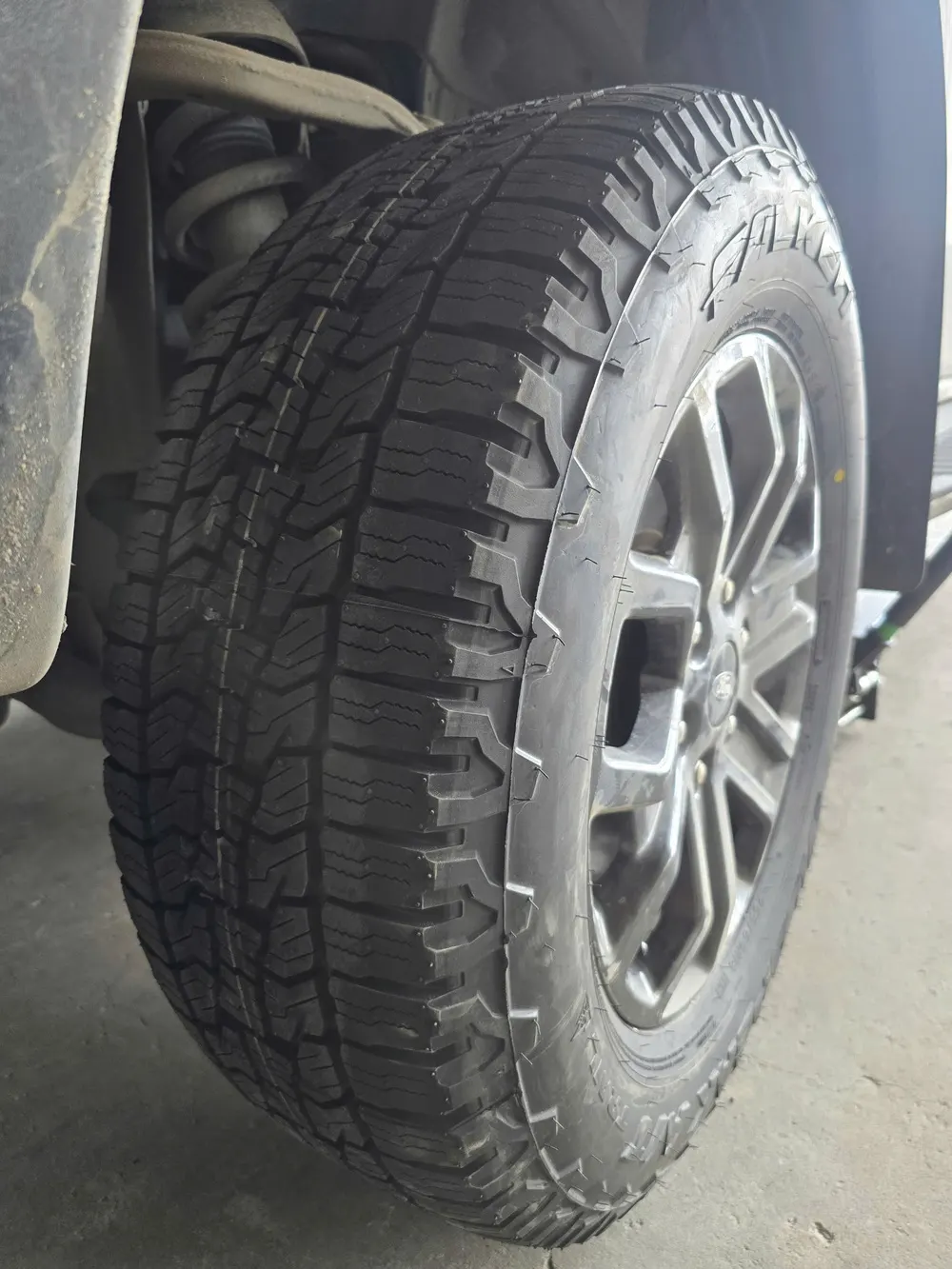 Lốp Falken Wildpeak A/T Trail 255/65R18 111H