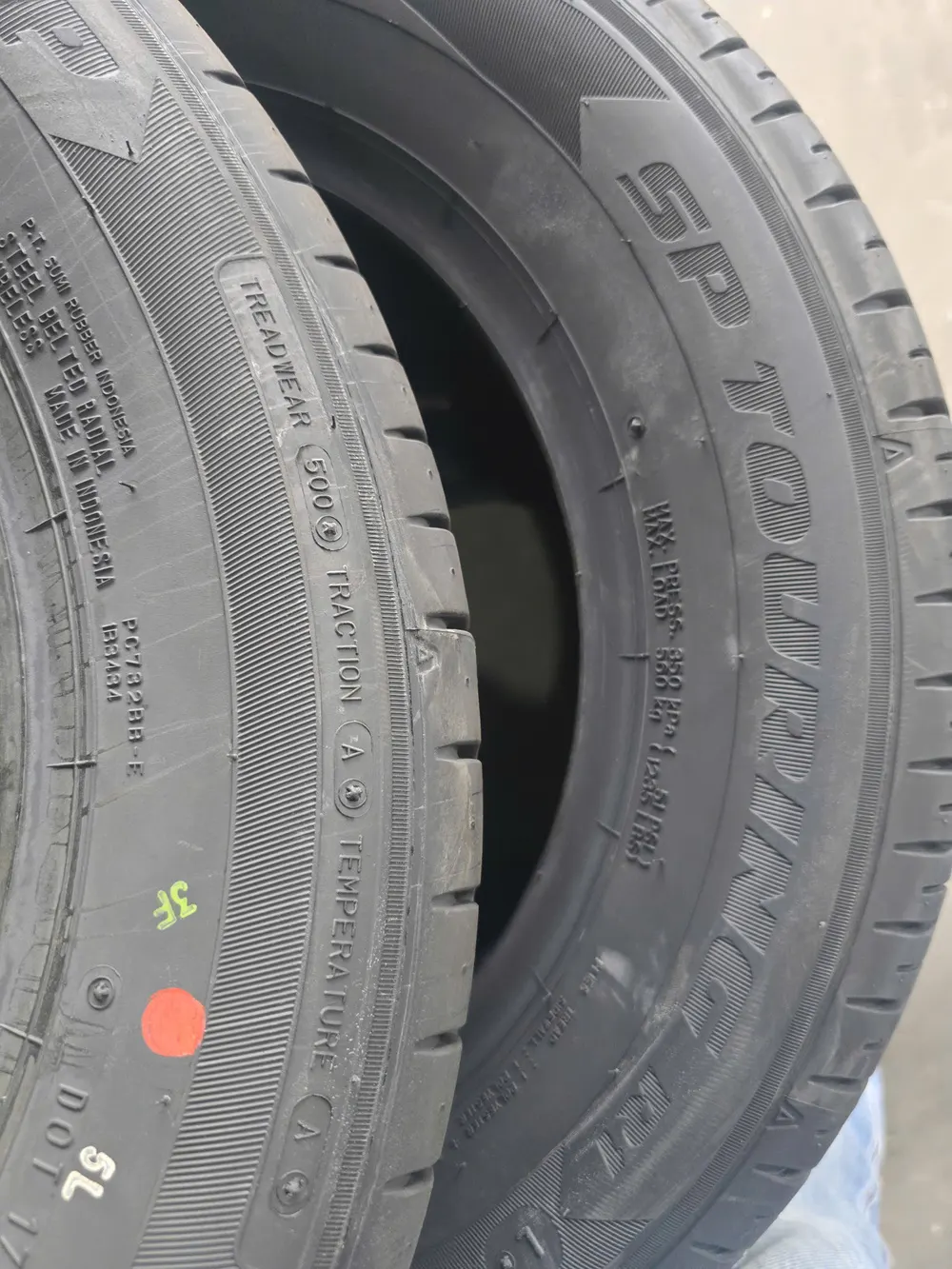 Lốp Dunlop SP Touring R1 185/65R15 88H
