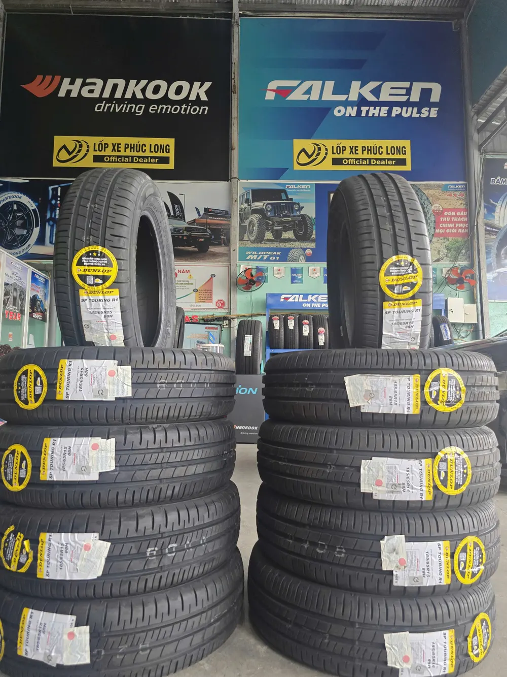 Lốp Dunlop SP Touring R1 185/65R15 88H