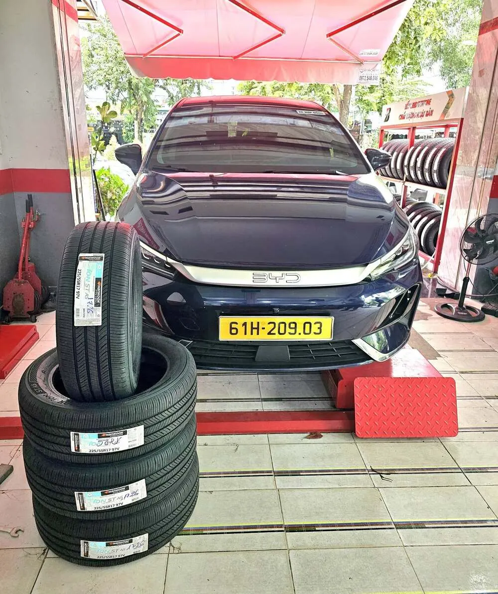 Lốp Hankook iON ST 225/55R17 IH61 97V Cho Xe Điện BYD M6