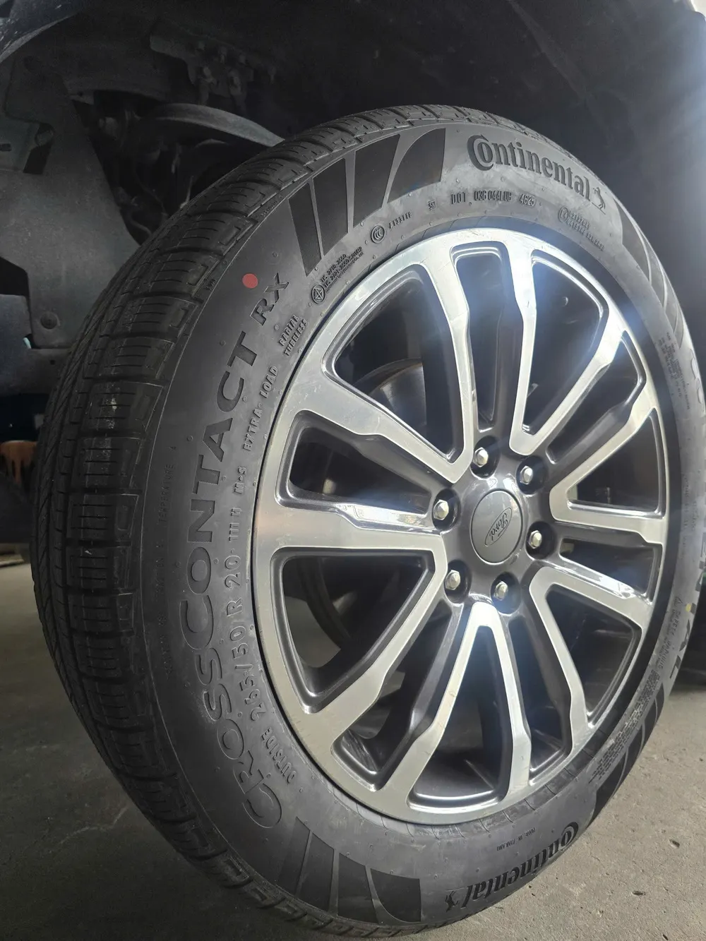 Ford Everest Continental CCRX 265/50R20