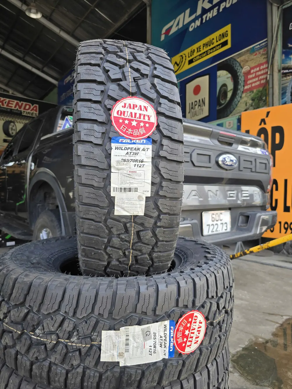 Ford Ranger thay lốp Falken AT3W 265/70R16