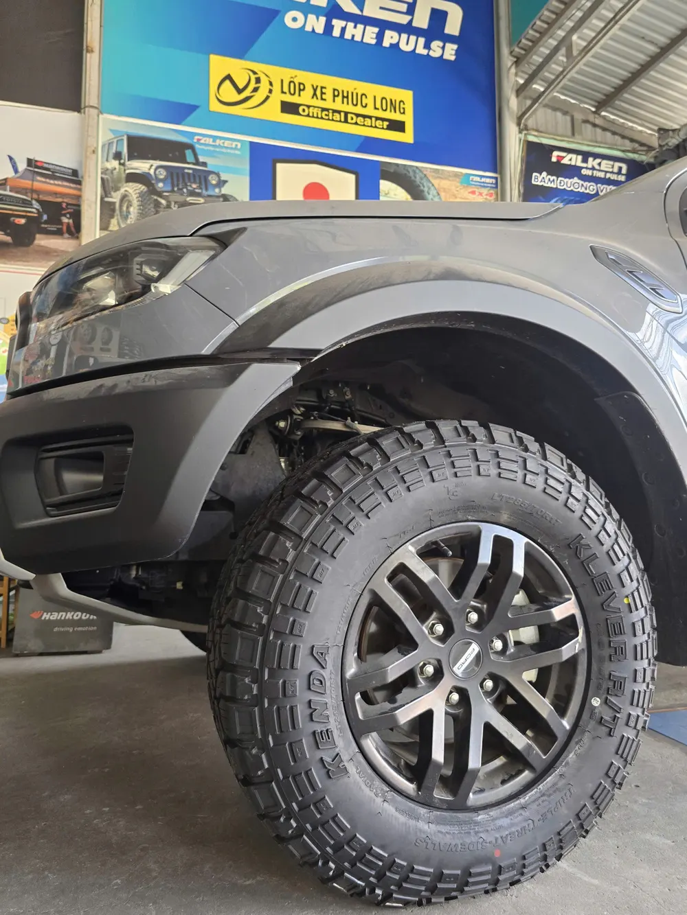 Ford Raptor Lốp Kenda Klever KR601 R/T 285/70R17