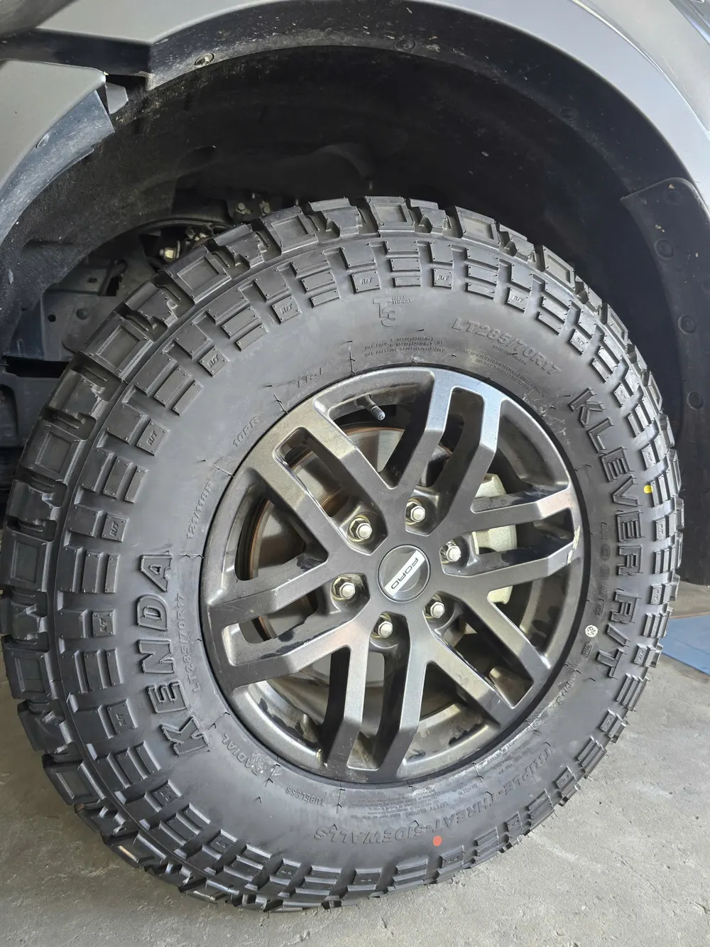 Lốp Kenda Klever KR601 R/T 285/70R17