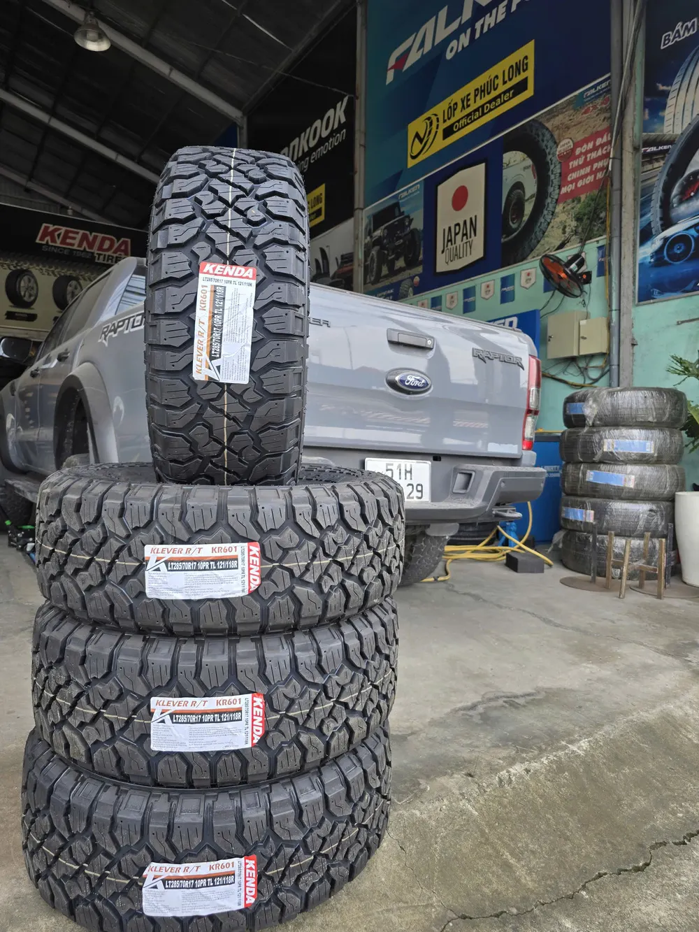 Lốp Kenda Klever KR601 R/T 285/70R17