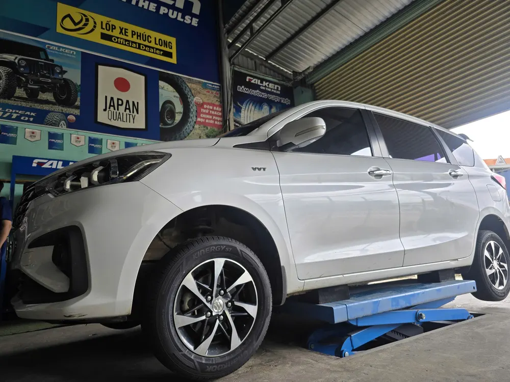 Lốp Hankook Kinergy ST 185/65R15 H735 88T