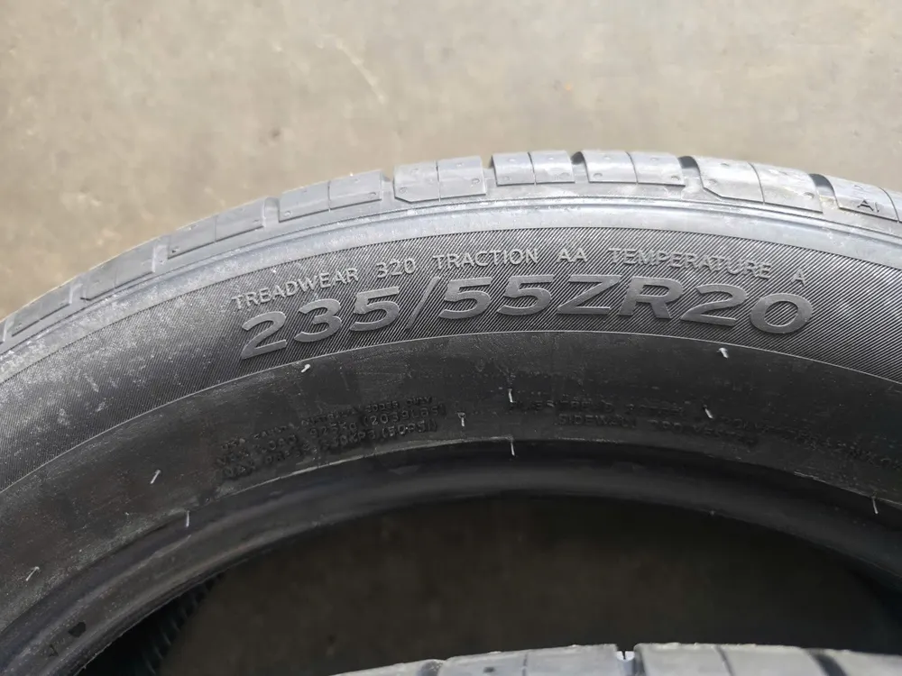 Lốp Hankook Ventus S1 evo3 SUV K127A 235/55ZR20