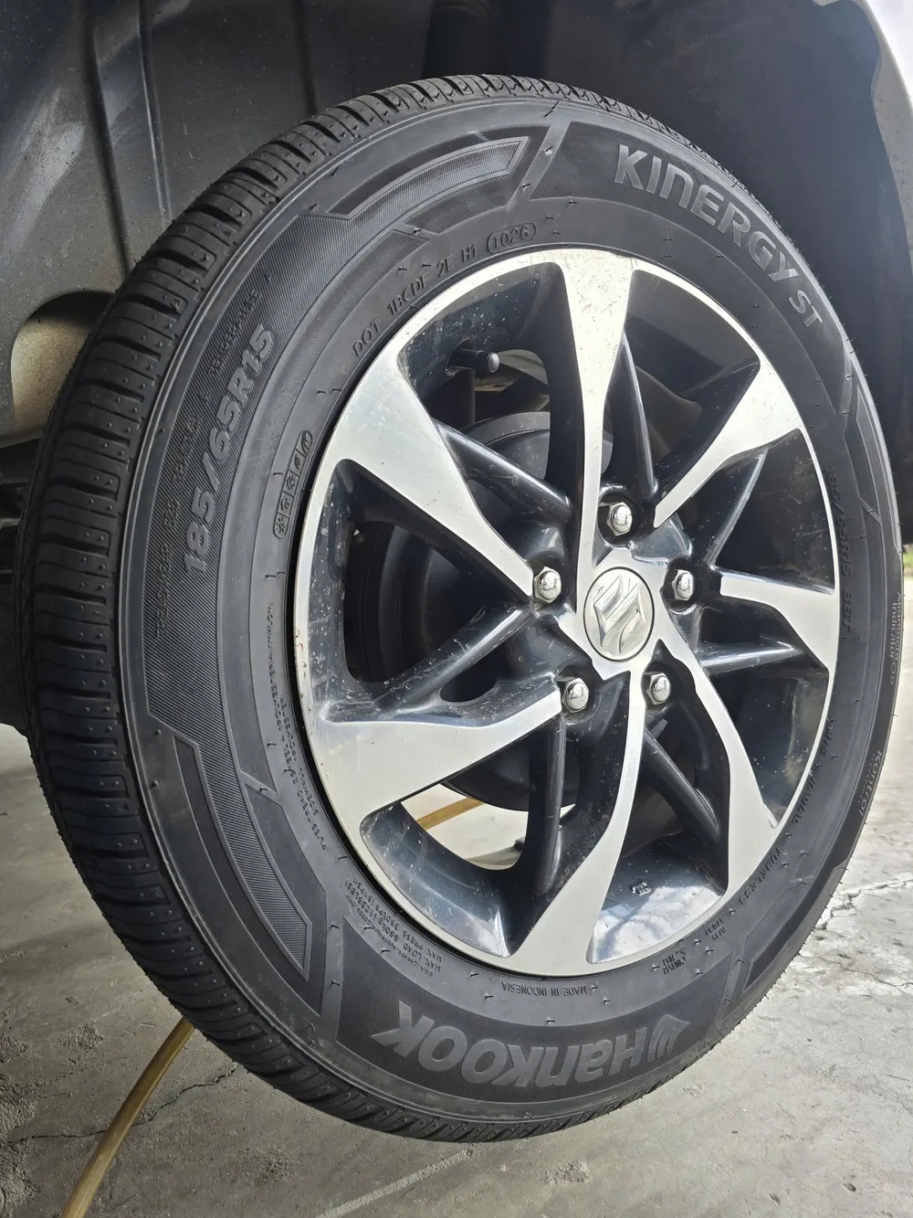 Lốp Hankook Kinergy ST 185/65R15 H735 88T