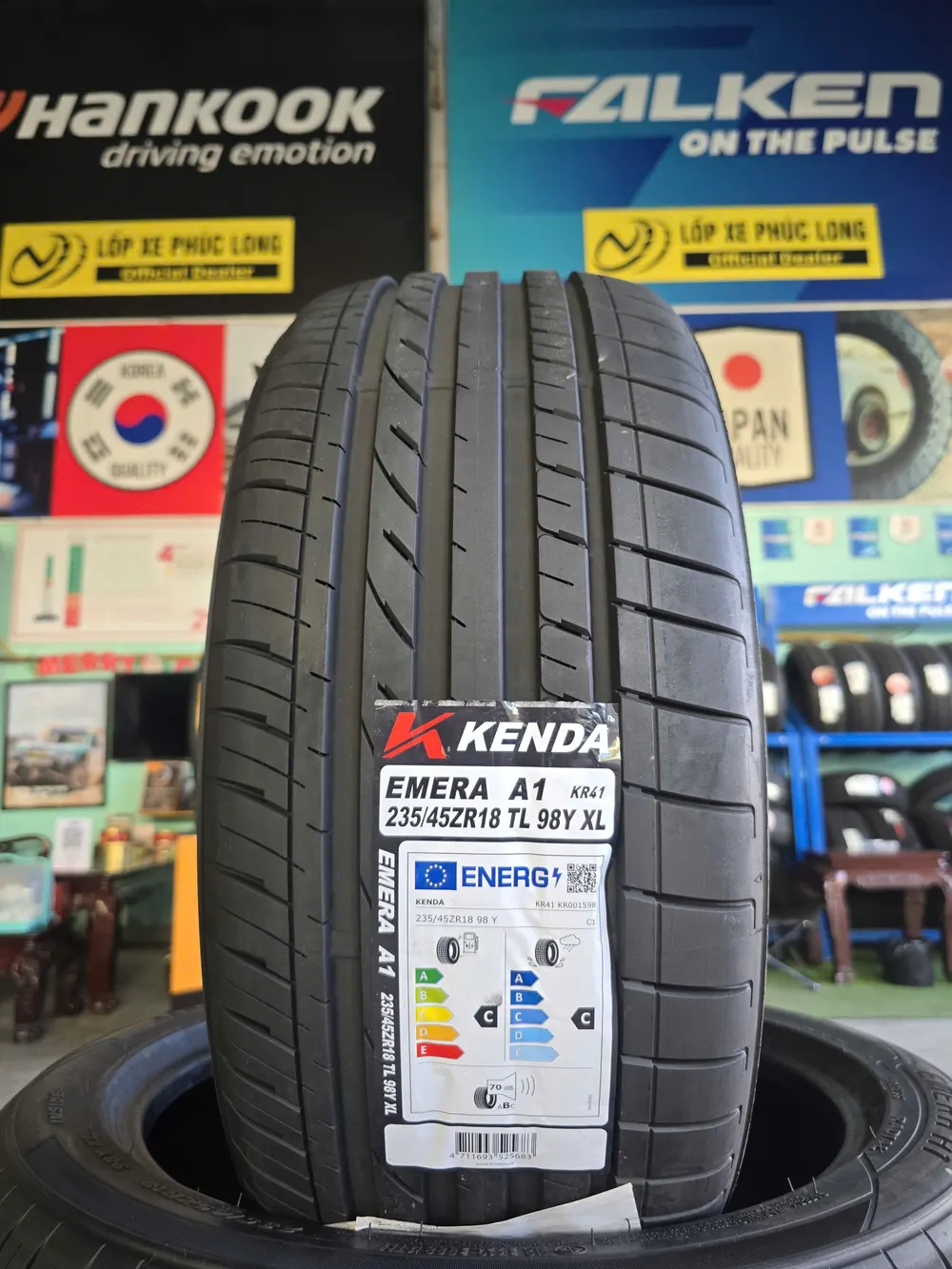 Lốp Kenda Emera A1 KR41 235/45R18 98Y XL