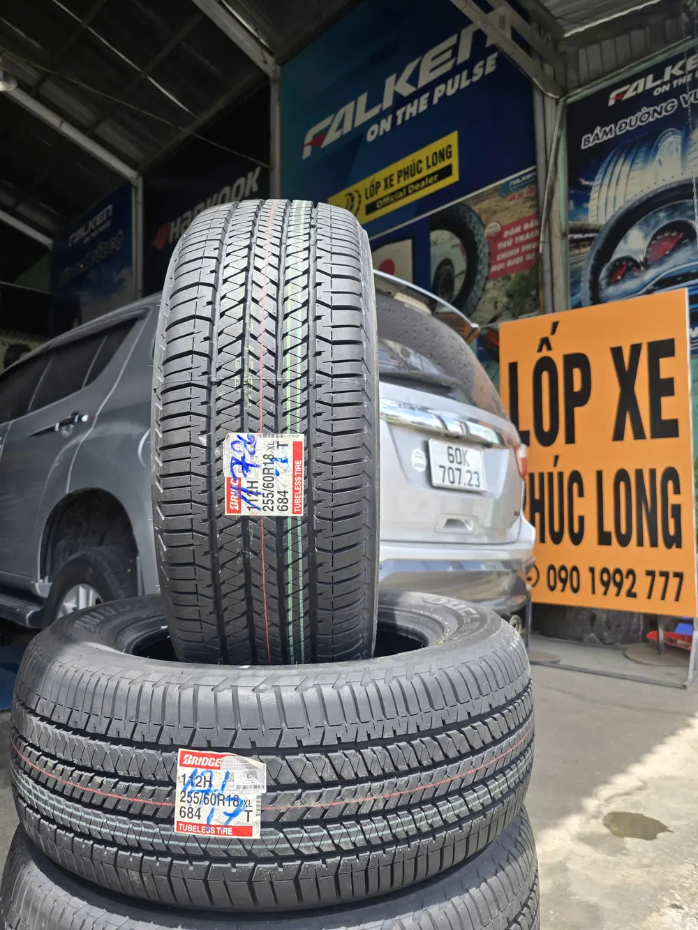 Lốp Bridgestone Dueler D684 255/60R18