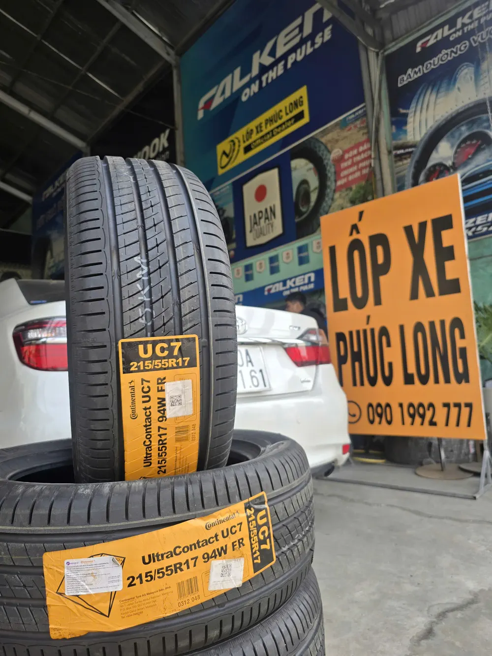 Lốp Continental UltraContact UC7 215/55R17
