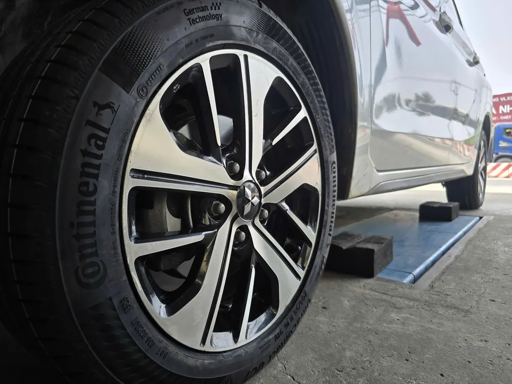 Lốp Continental UC7 205/55R16 91V