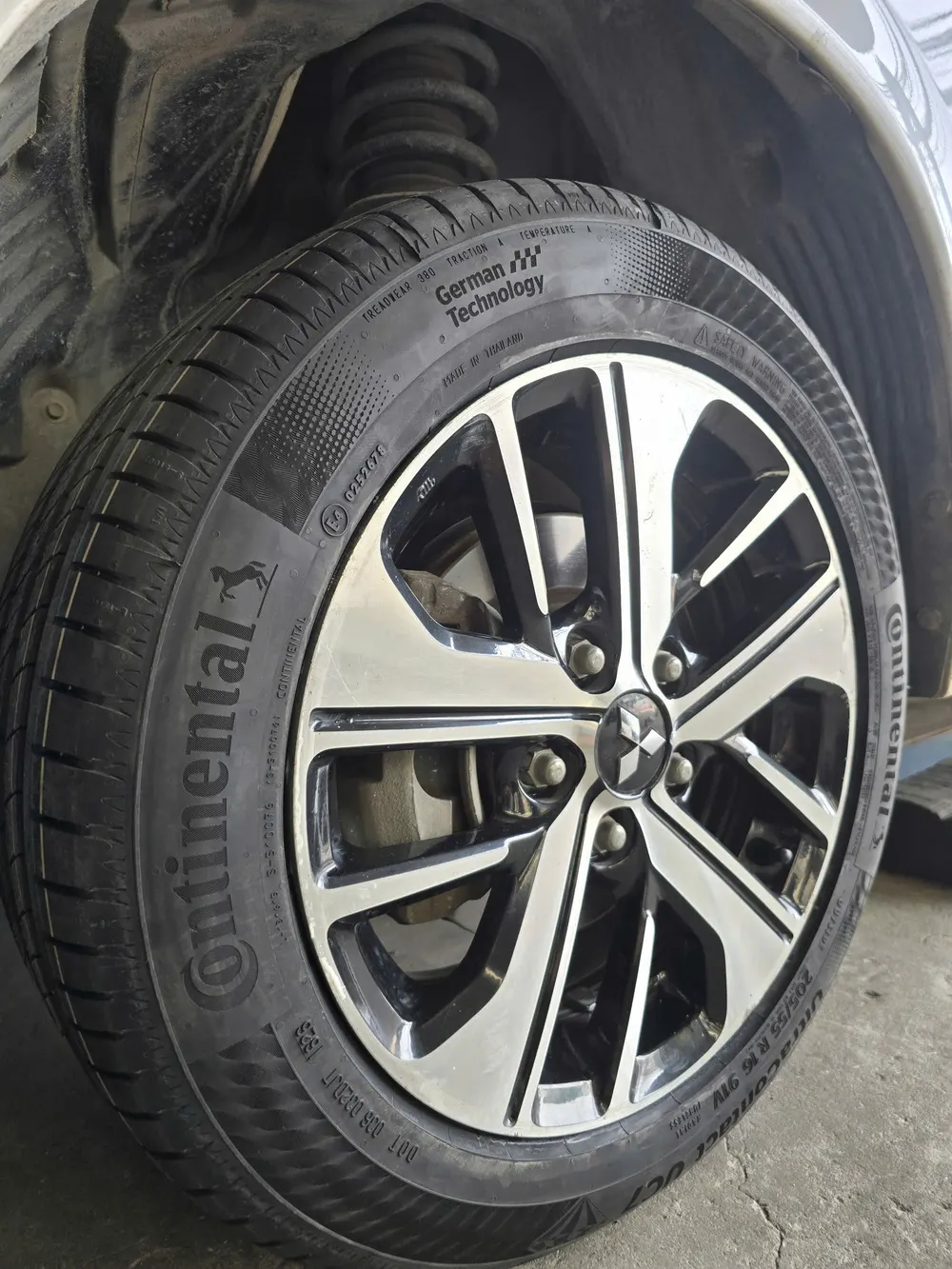 Lốp Continental UC7 205/55R16 91V