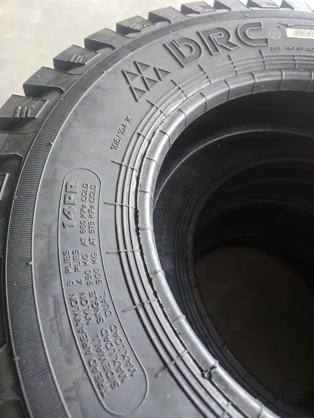 Lốp DRC 5.50-13 53D 14PR gai ngang