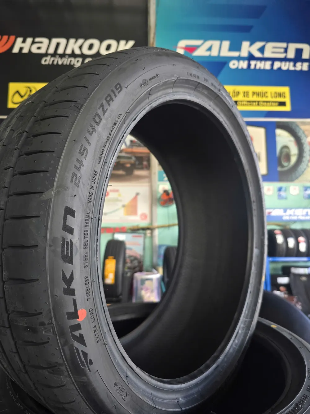 Lốp Falken Azenis FK520L 245/40ZR19