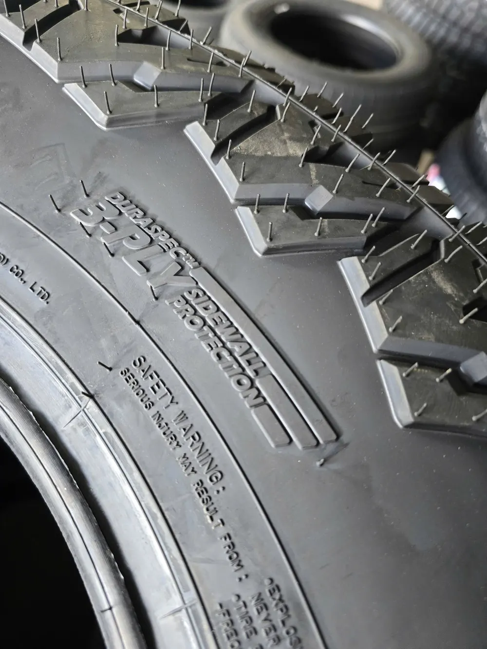 Thông số kỹ thuật 121/118Q và mã gai trên thành Lốp Falken Wildpeak RT01 285/70R17