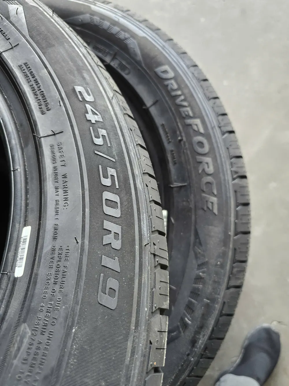 Lốp DriveFORCE DSU11 245/50R19 105V XL Cho VinFast VF7