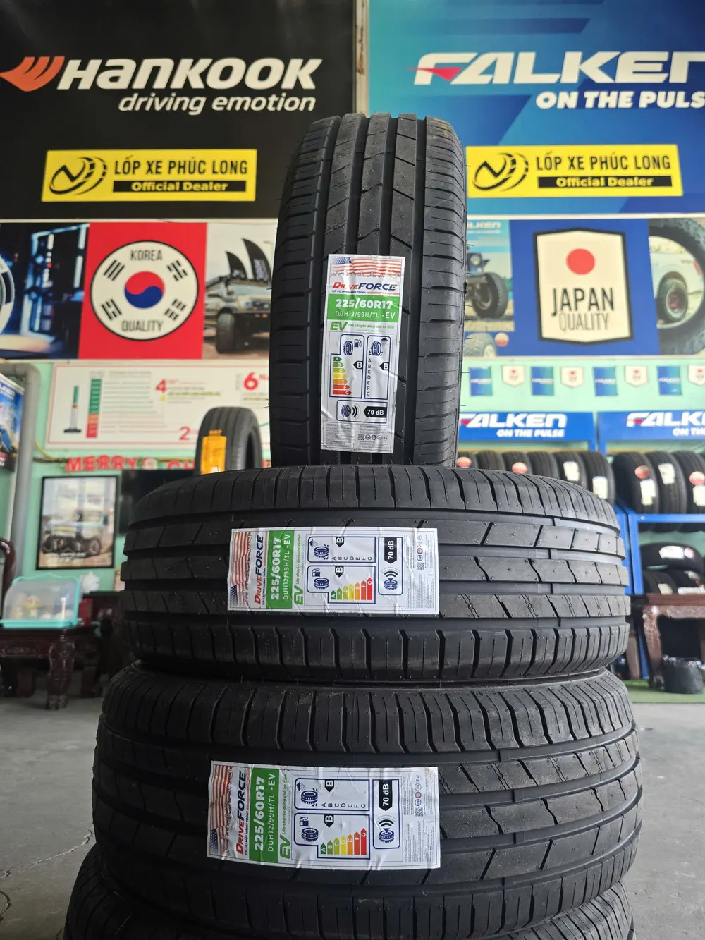 Lốp xe điện Driveforce DUH12 225_60R17 1