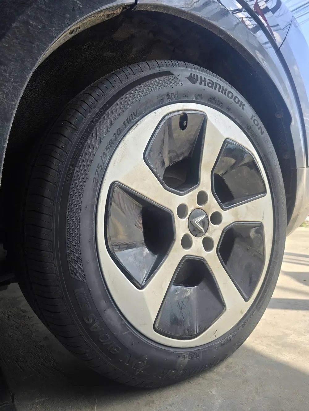 Lốp xe điện Hankook iON evo AS 275_45R20 2