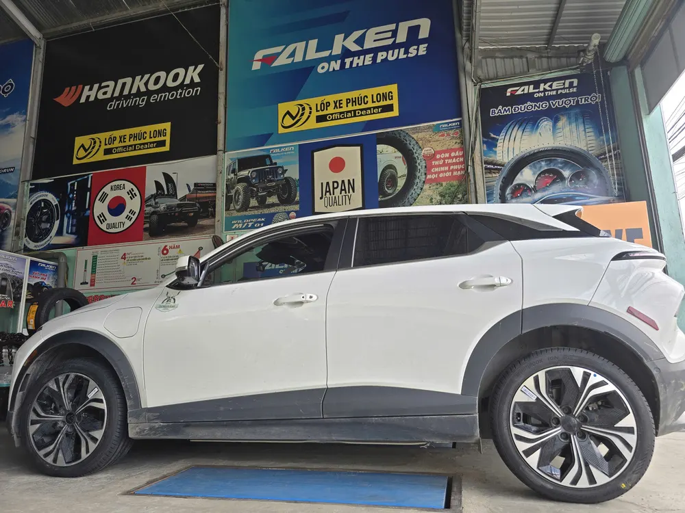 Lốp xe điện Hankook iON GT 235/45R19 Cho VinFast VF6 Plus