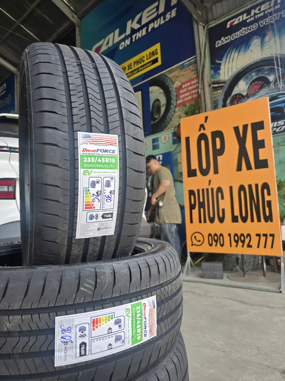 Lốp Driveforce DUH11 235/45R19