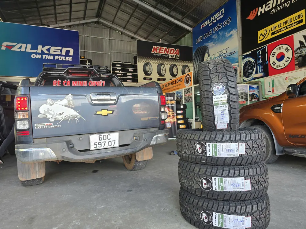 Chevrolet Colorado Lốp Kumho Road Venture RT51 265/60R18