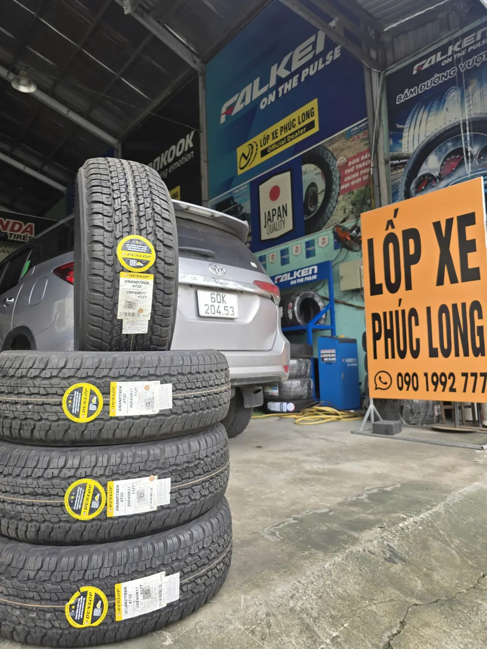 Lốp Dunlop AT22 265_65R17 cho Fortuner