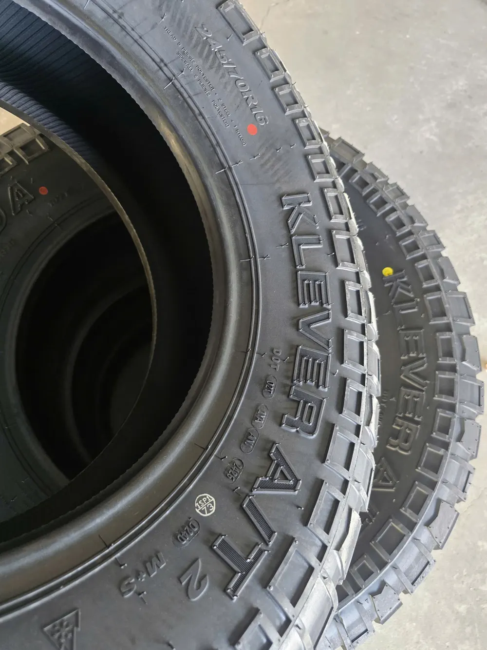 Lốp Kenda Klever KR628 A/T 245/70R16 107T